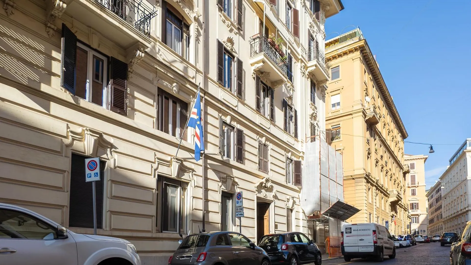 C3 Top Class Apartment, 2 Camere Da Letto, 2 Bagni, Giardino Distante 15 Minuti A Piedi Da Fontana Di Trevi Rome
