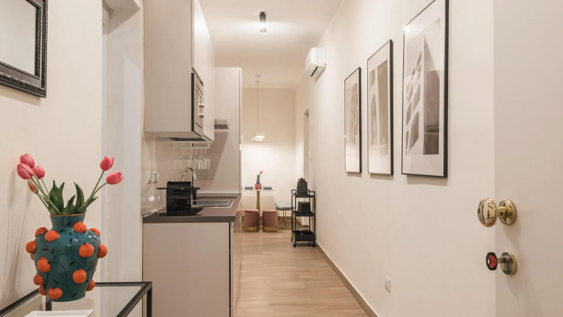 Apartment C3 Top Class Apartment, 2 Camere Da Letto, 2 Bagni, Giardino Distante 15 Minuti A Piedi Da Fontana Di Trevi Rome