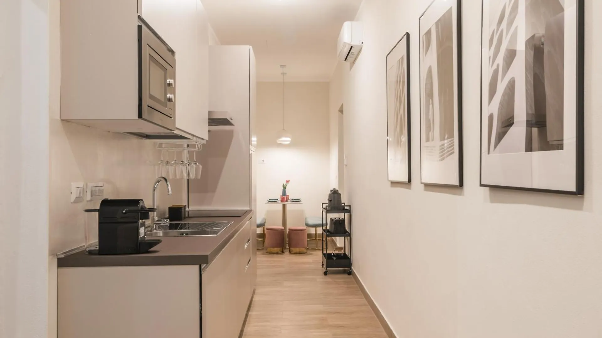 C3 Top Class Apartment, 2 Camere Da Letto, 2 Bagni, Giardino Distante 15 Minuti A Piedi Da Fontana Di Trevi Rome