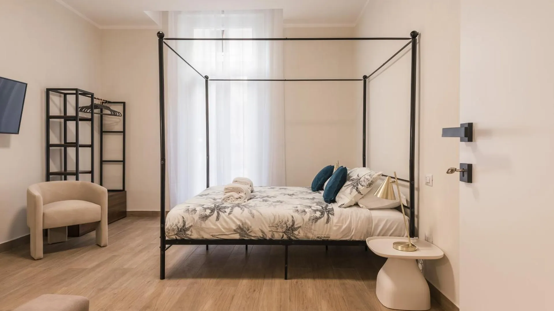 C3 Top Class Apartment, 2 Camere Da Letto, 2 Bagni, Giardino Distante 15 Minuti A Piedi Da Fontana Di Trevi Rome