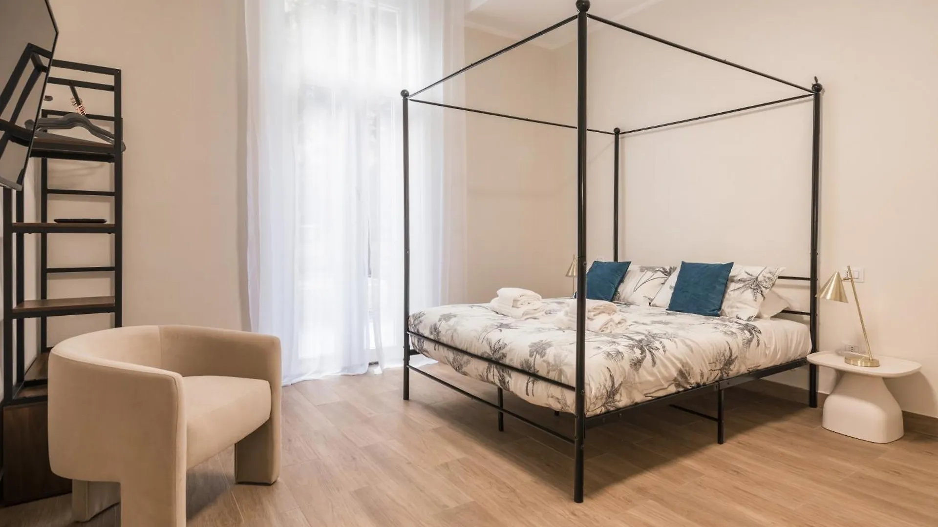 C3 Top Class Apartment, 2 Camere Da Letto, 2 Bagni, Giardino Distante 15 Minuti A Piedi Da Fontana Di Trevi Rome