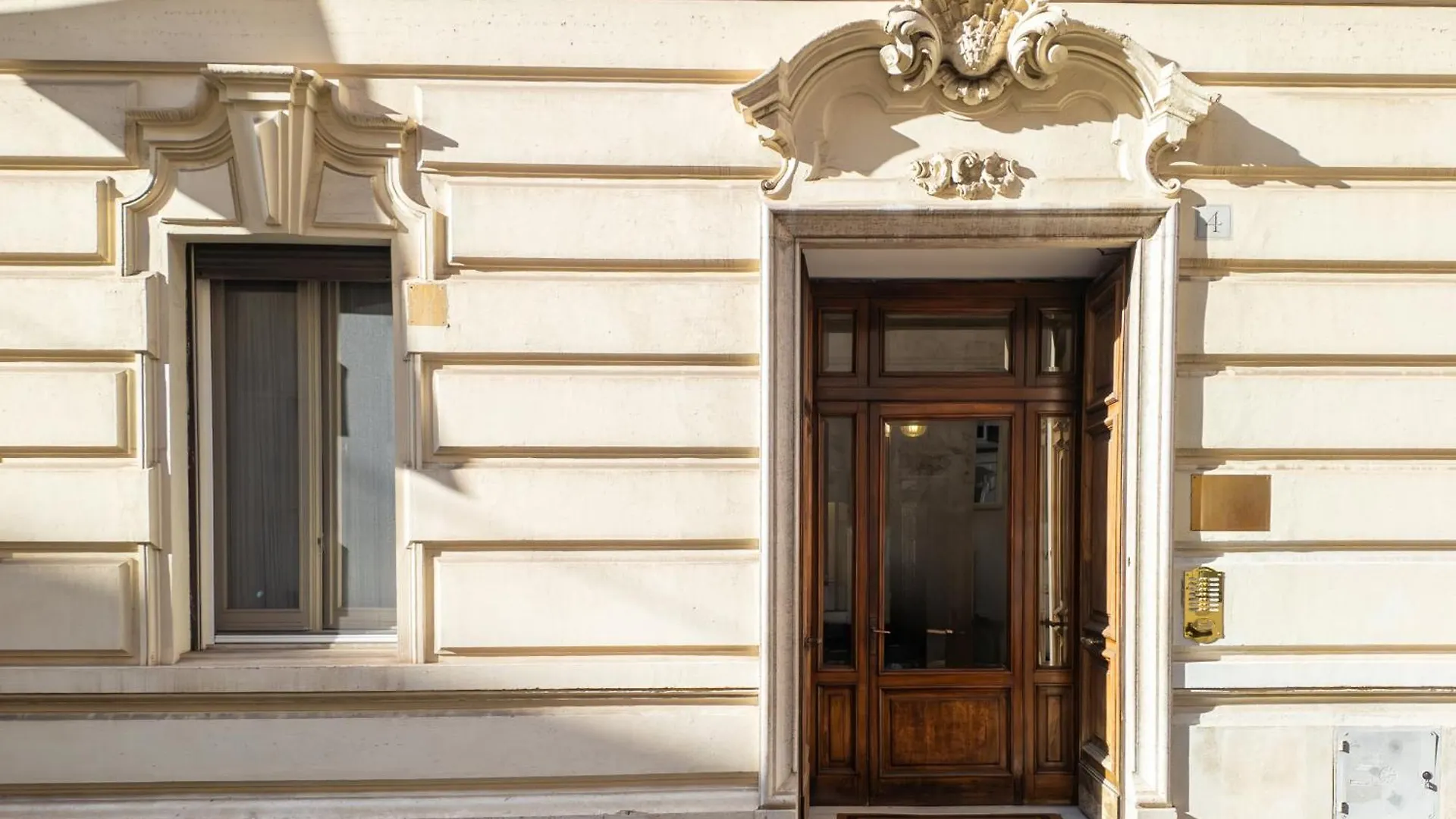 C3 Top Class Apartment, 2 Camere Da Letto, 2 Bagni, Giardino Distante 15 Minuti A Piedi Da Fontana Di Trevi Rome Apartment