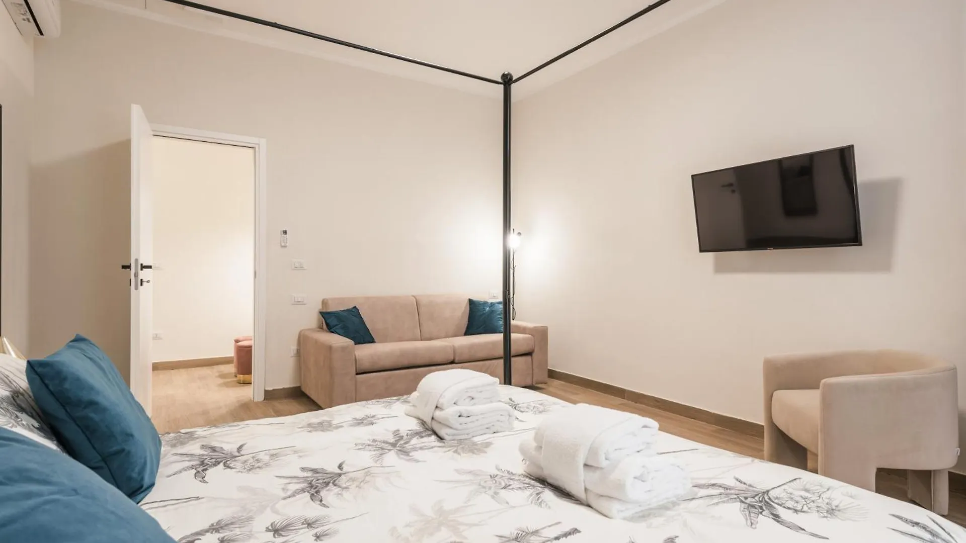 C3 Top Class Apartment, 2 Camere Da Letto, 2 Bagni, Giardino Distante 15 Minuti A Piedi Da Fontana Di Trevi Rome